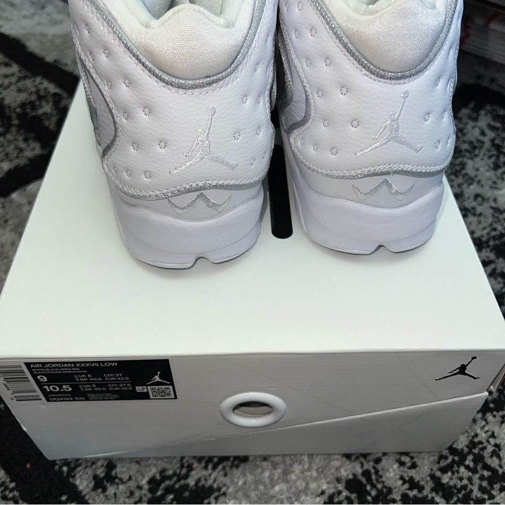 Jordan Women’s Air OG - Picture 6 of 7